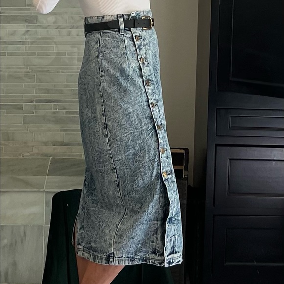 Vintage/Retro 80’s Acid Wash Denim MIDI Skirt - Picture 3 of 12
